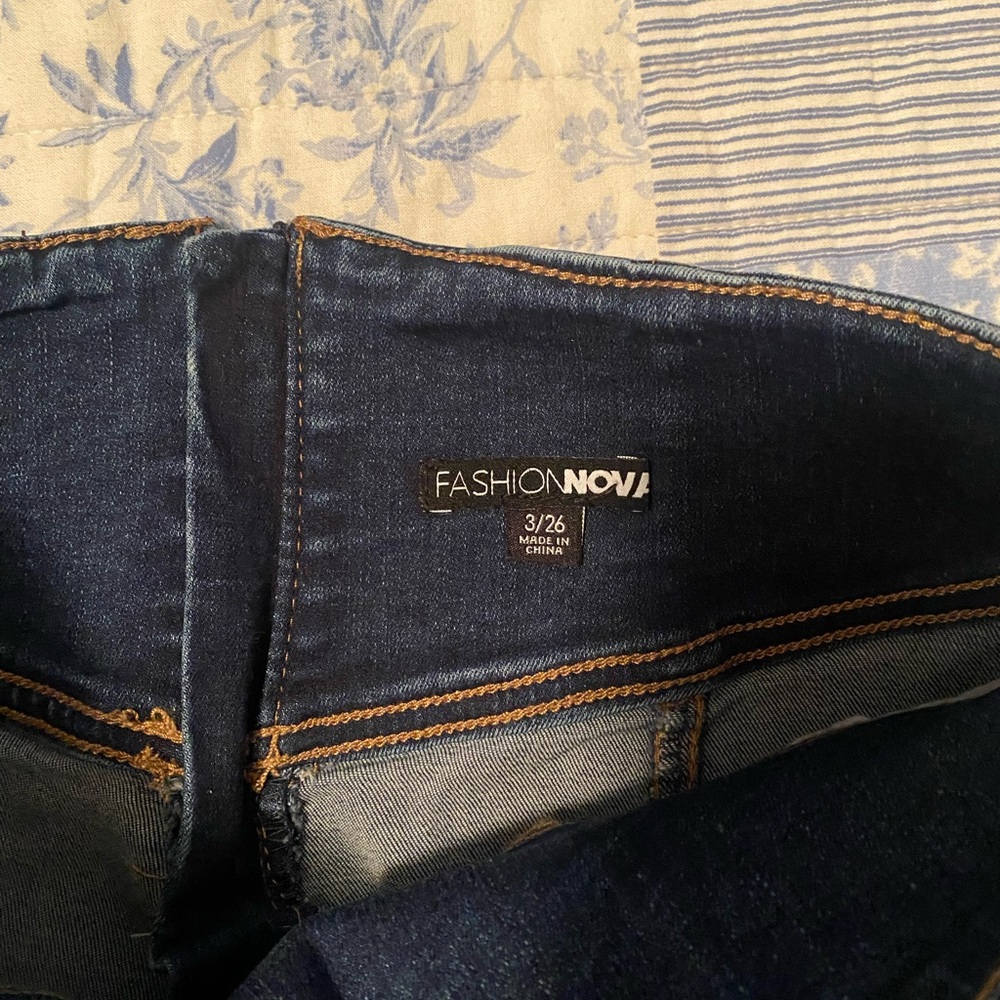 Fashion Nova High Rise Jeans No Back Pockets - Picture 3 of 6